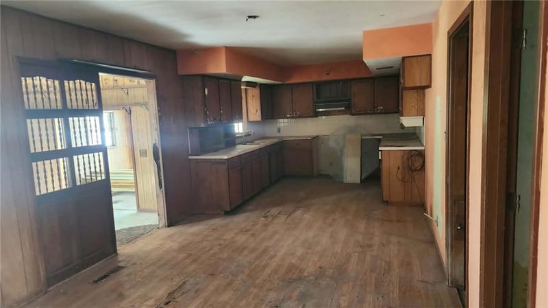 405 24th St, Pittsburg, KS 66762