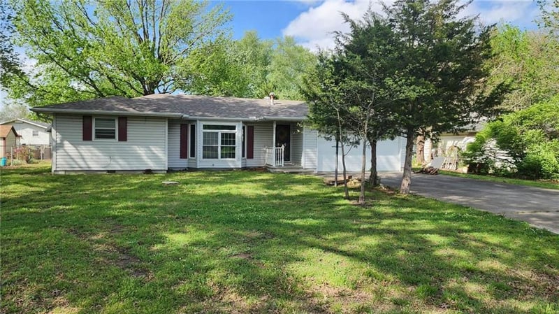 405 24th St, Pittsburg, KS 66762