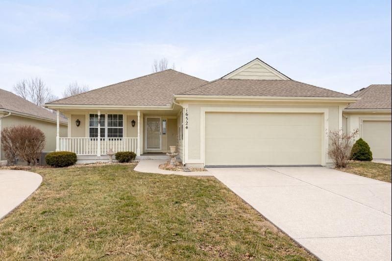 16524 53rd Terr Ct, Independence, MO 64055