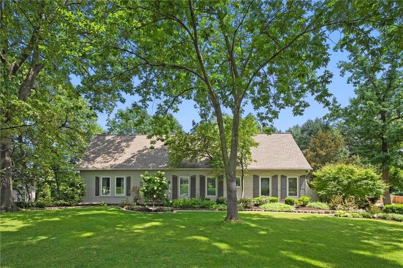 9815 Overbrook Rd, Leawood, KS 66206
