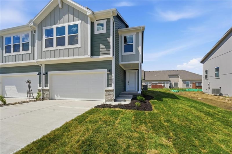 1312 4th St, Louisburg, KS 66053