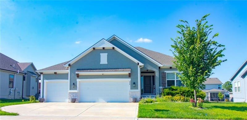 520 David Rd, Lee's Summit, MO 64082