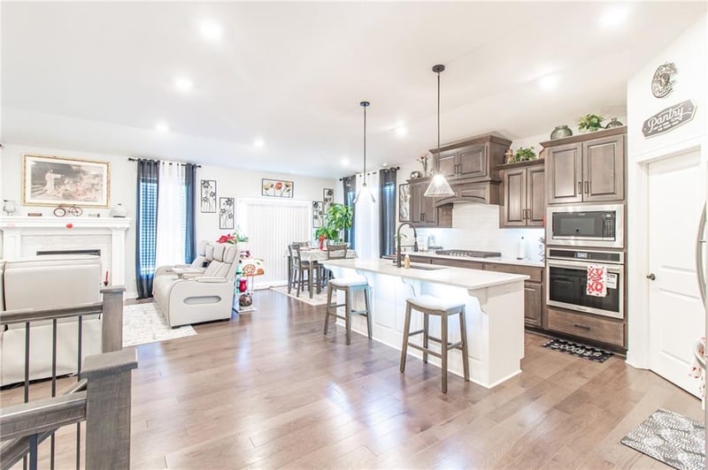 520 SE David Rd, Lee's Summit, MO 64082