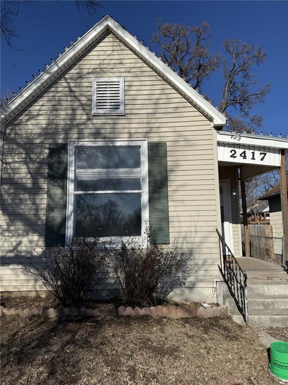2417 Charles St, St Joseph, MO 64501