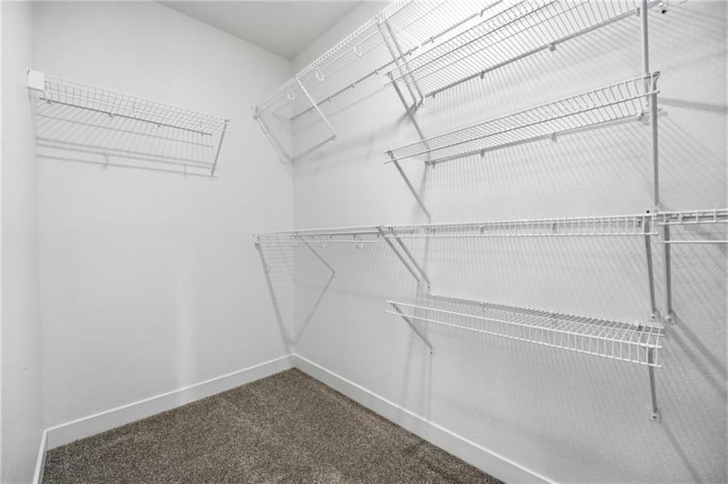 27118 E Oak View Dr, Lee's Summit, MO 64086