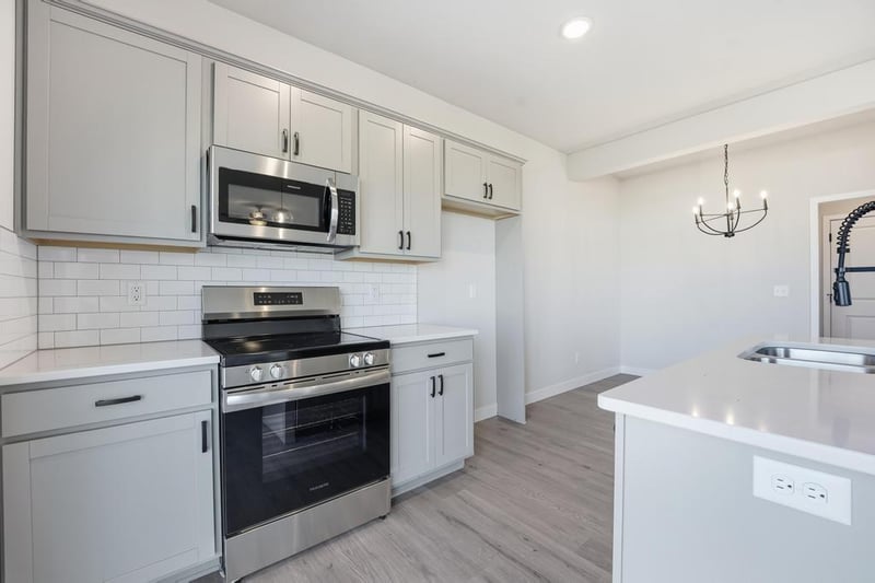 27118 Oak View Dr, Lee's Summit, MO 64086