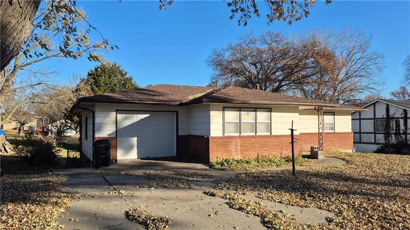 1905 Broadway St, Leavenworth, KS 66048