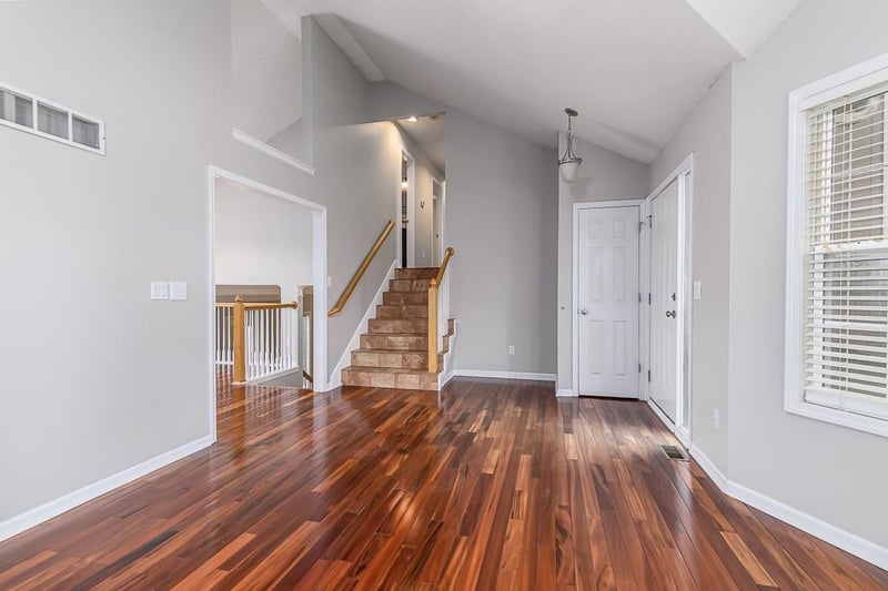 11911 Charlotte St, Kansas City, MO 64155