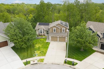 11911 N Charlotte St, Kansas City, MO 64155
