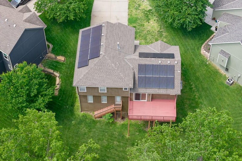11911 Charlotte St, Kansas City, MO 64155