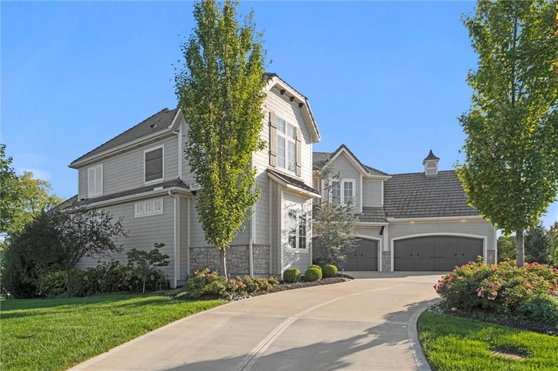 16121 Paradise St, Overland Park, KS 66221