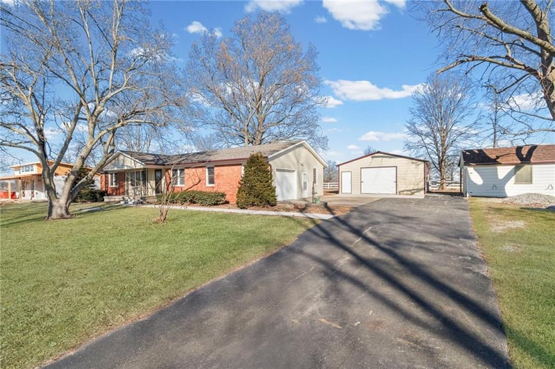 1015 E 10th St, Carrollton, MO 64633