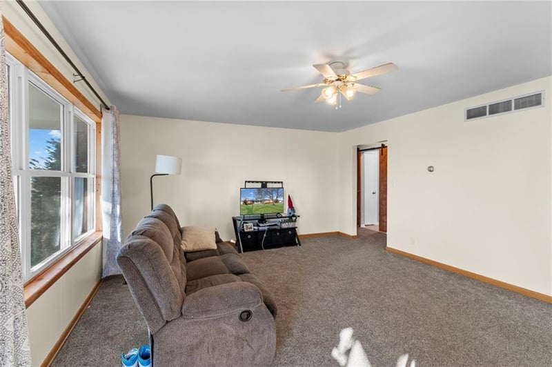 1015 E 10th St, Carrollton, MO 64633