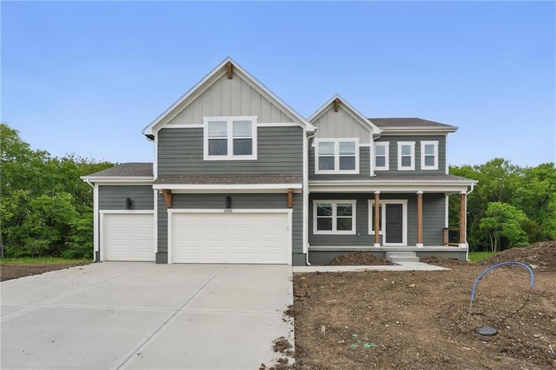 351 Chavis Dr, Blue Springs, MO 64064