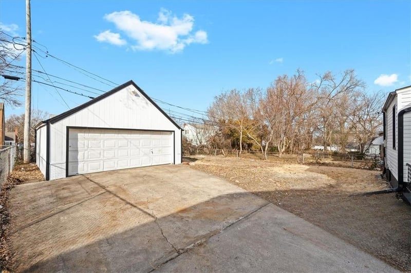 6324 Indiana Ave, Kansas City, MO 64132