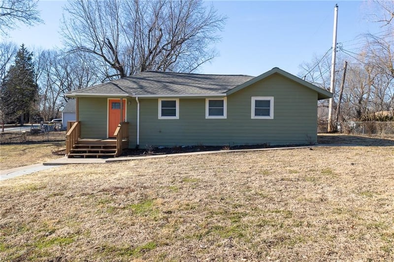 4410 46 St, Kansas City, MO 64117