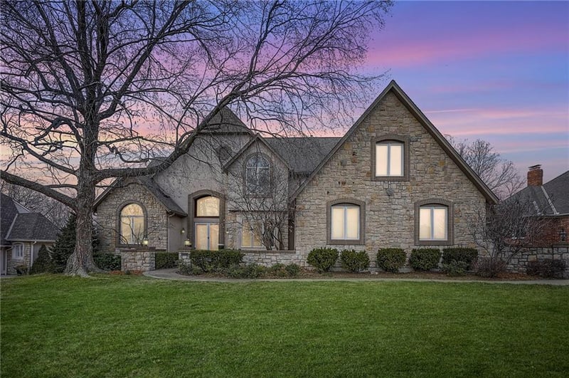 6810 W 132nd Ter, Overland Park, KS 66209