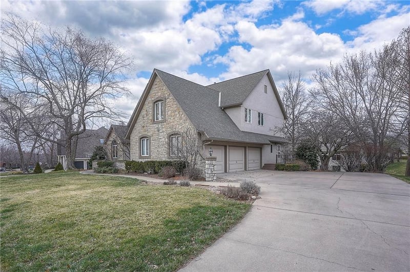 6810 W 132nd Ter, Overland Park, KS 66209