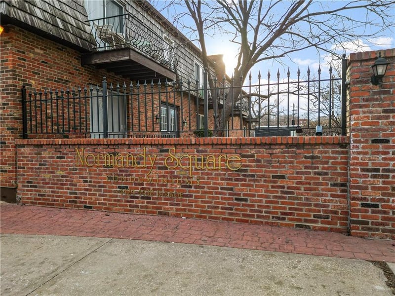 4430 Jarboe St #6, Kansas City, MO 64111