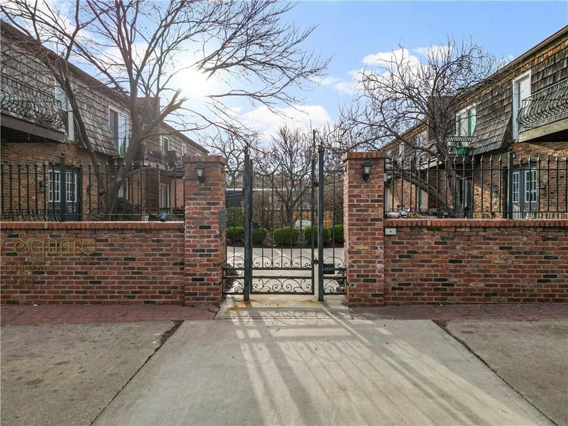 4430 Jarboe St #6, Kansas City, MO 64111