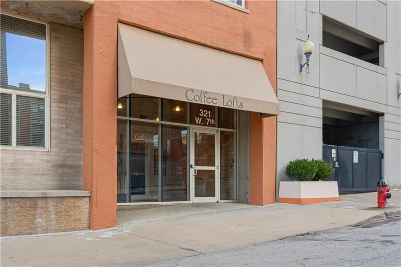 321 7th St #402, Kansas City, MO 64105