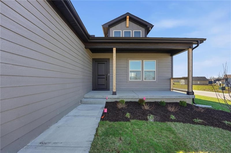 1501 9th St, Oak Grove, MO 64075