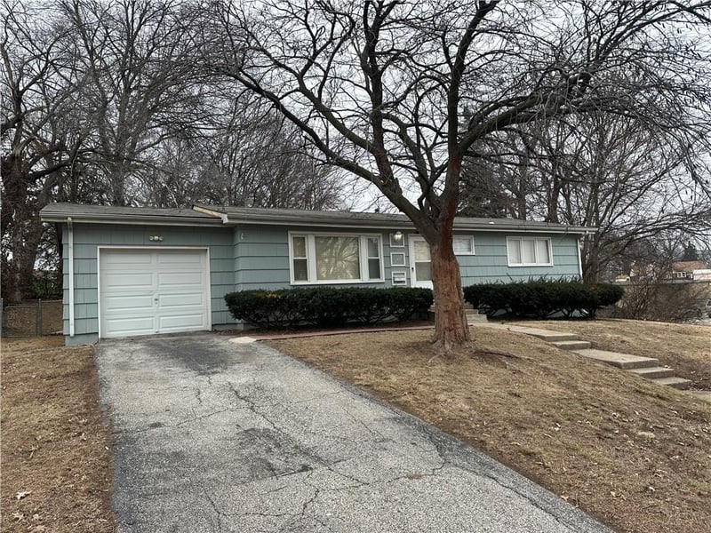 12508 46th Ter, Independence, MO 64055