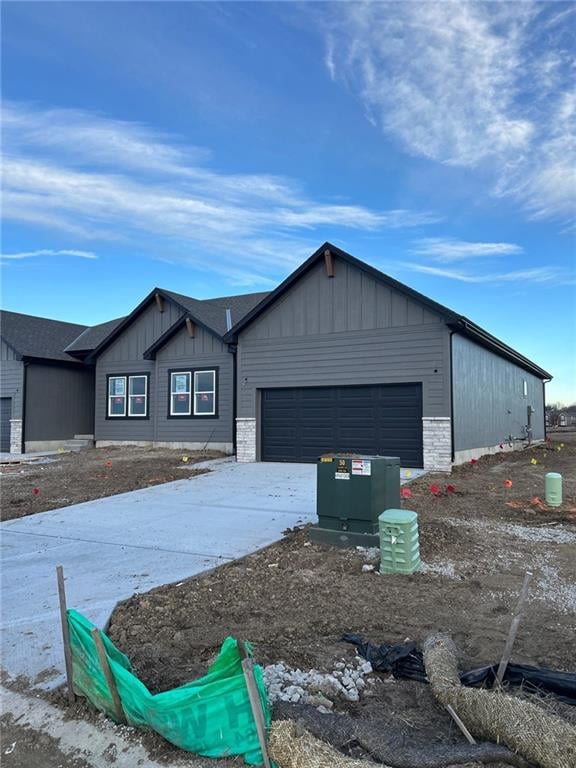1224 Windbreak Dr, Lee's Summit, MO 64081