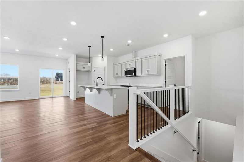 1212 Windbreak Dr, Lee's Summit, MO 64081