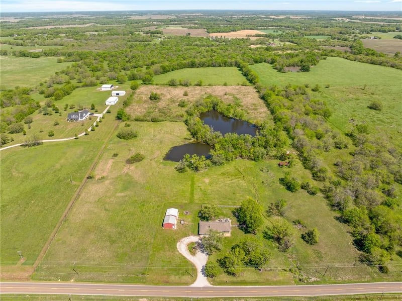 5302 State Route 18 Hw, Adrian, MO 64720