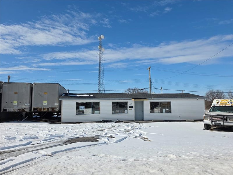 1134 Main St, Ottawa, KS 66067