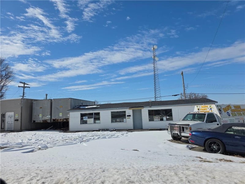 1134 Main St, Ottawa, KS 66067
