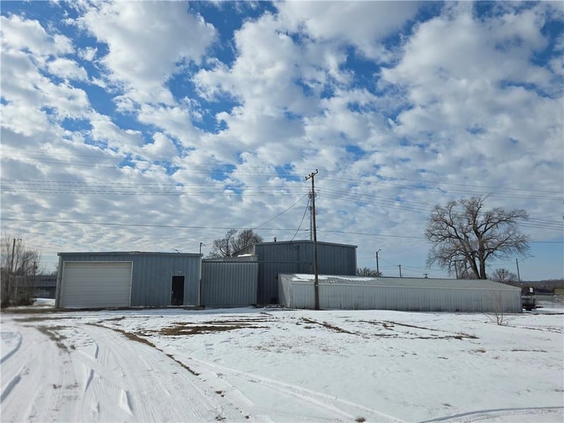 1127 - 1123 Main St, Ottawa, KS 66067
