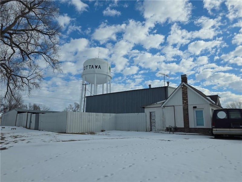 1127 - 1123 Main St, Ottawa, KS 66067