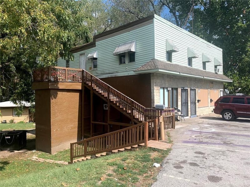 10906 E Truman Rd, Independence, MO 64052