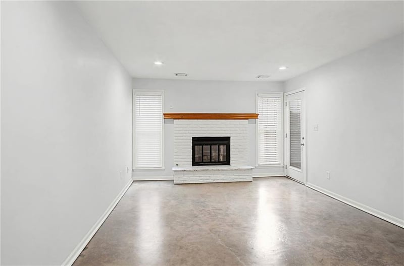 12027 W 58th Pl #B, Shawnee, KS 66216