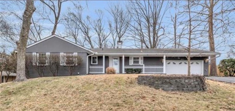 217 43rd St, Kansas City, MO 64116