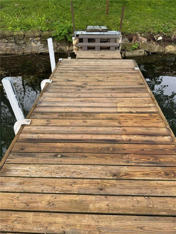 134 Beach Dr, Lake Tapawingo, MO 64015