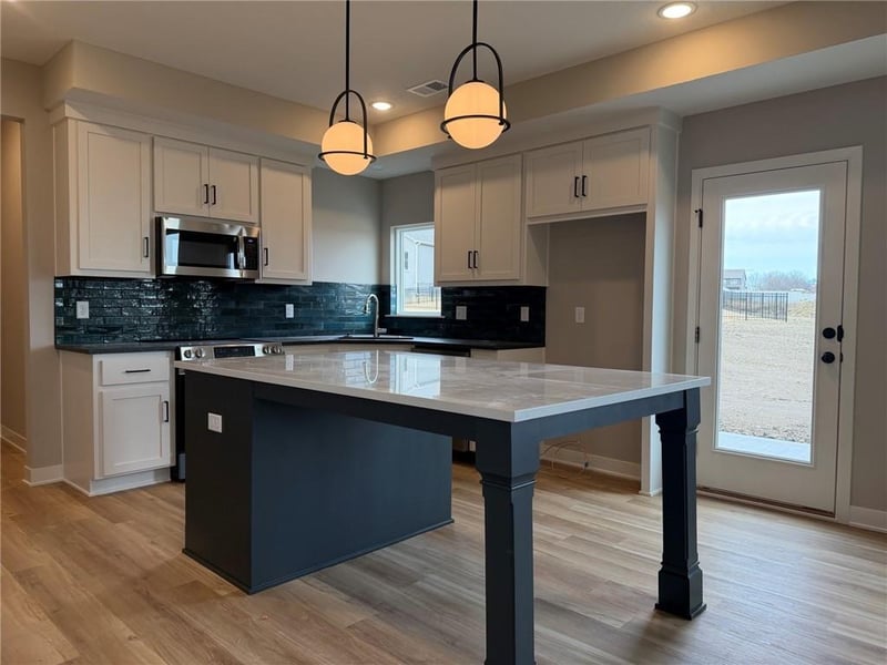 1504 Arborpark Ter, Lee's Summit, MO 64082