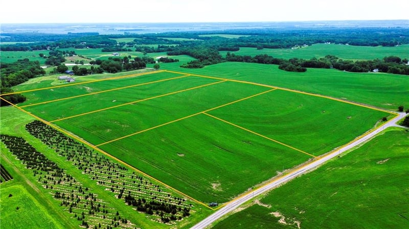Bogart Rd, Sibley, MO 64088