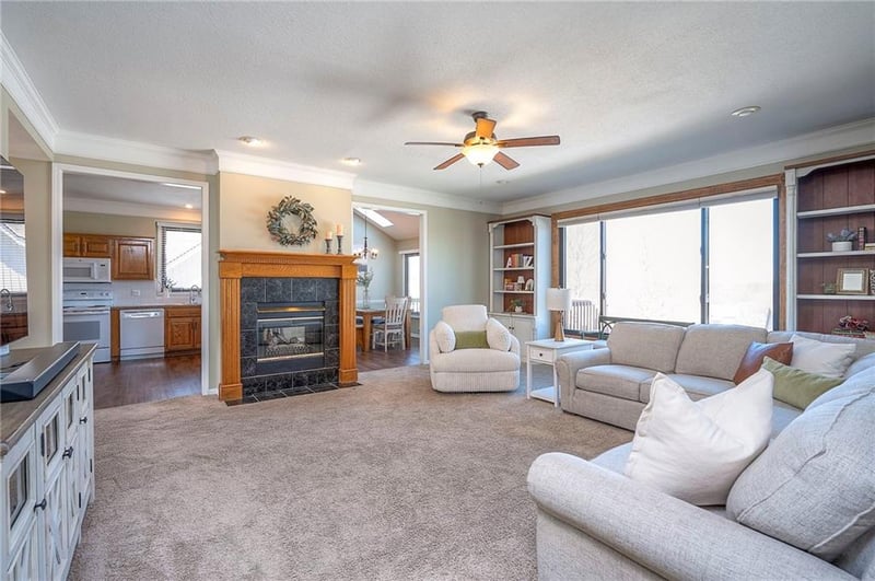 1108 Franklin Dr, Lee's Summit, MO 64064