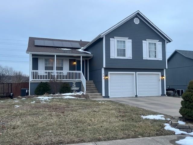 709 Derby St, Raymore, MO 64083