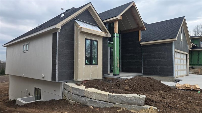 12211 184th Ter, Overland Park, KS 66013