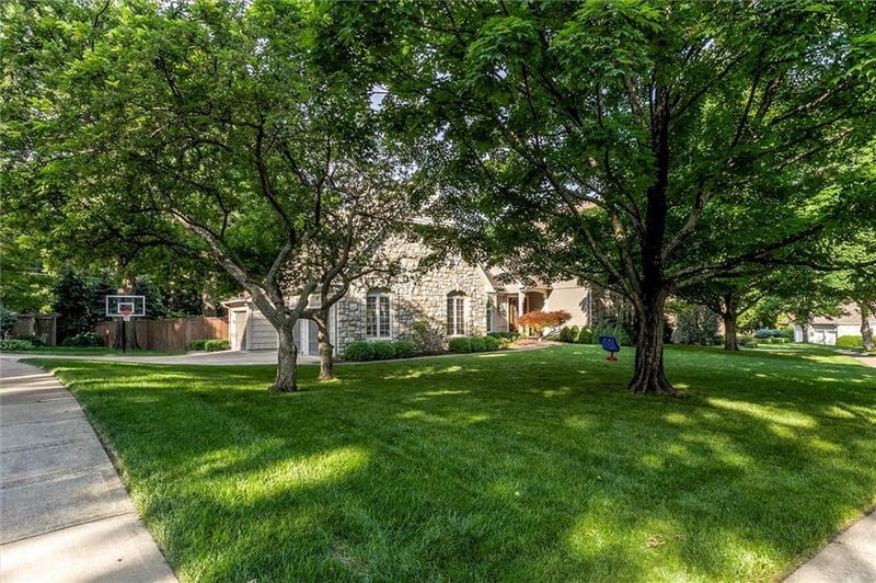 12610 Granada Rd, Leawood, KS 66209