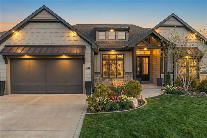 1317 Granton Ln, Raymore, MO 64083
