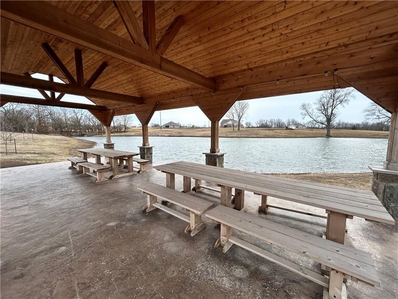 48 160th Rd, Warrensburg, MO 64093