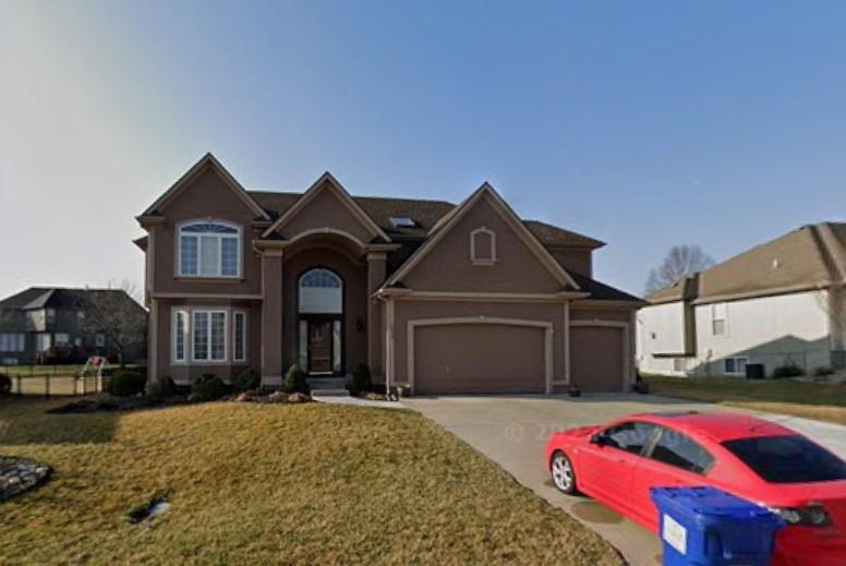 2413 Kenwill Dr, Lee's Summit, MO 64082