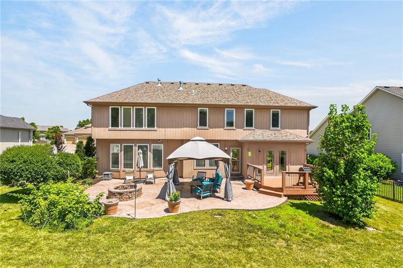 2413 Kenwill Dr, Lee's Summit, MO 64082