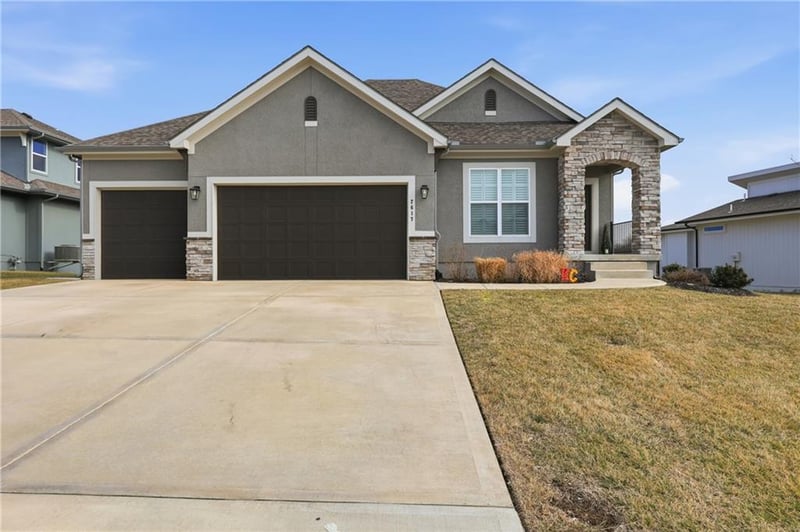 2617 Hook Farm Ln, Lee's Summit, MO 64082