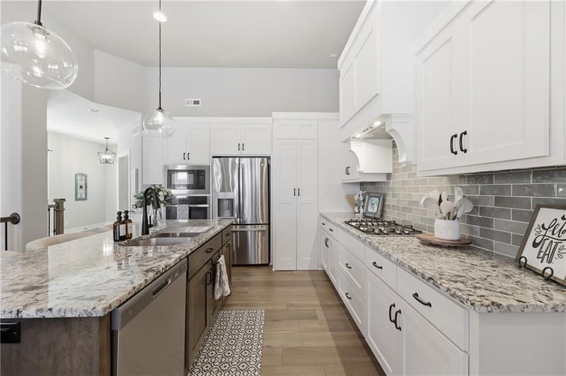 2617 Hook Farm Ln, Lee's Summit, MO 64082